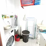Villa De Una Planta Con Piscina, Ideal Familias