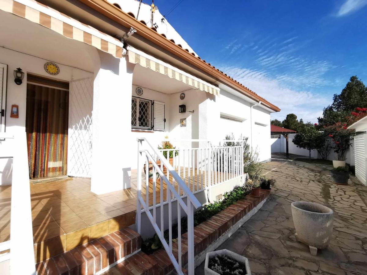 Apartamento De Planta Con Piscina, Ideal Familias