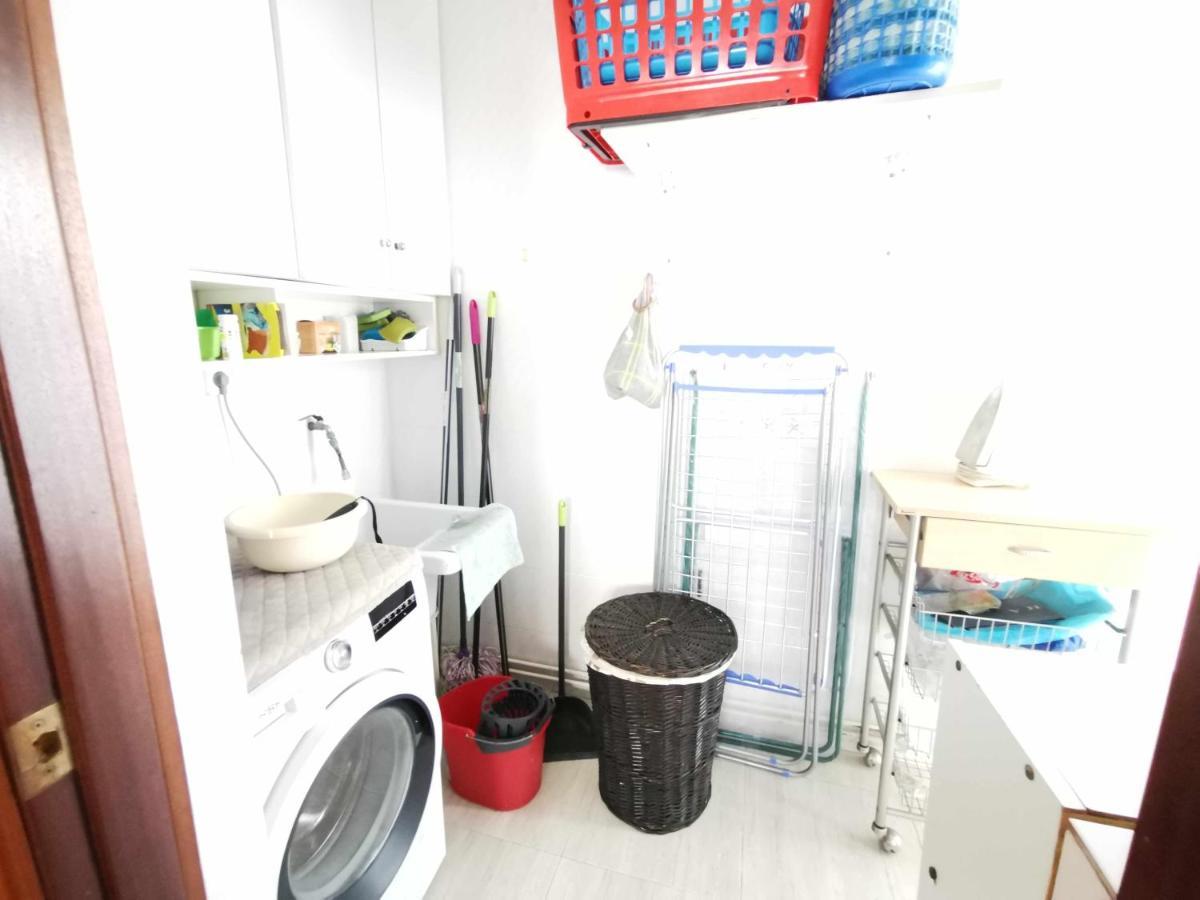 Apartamento De Planta Con Piscina, Ideal Familias