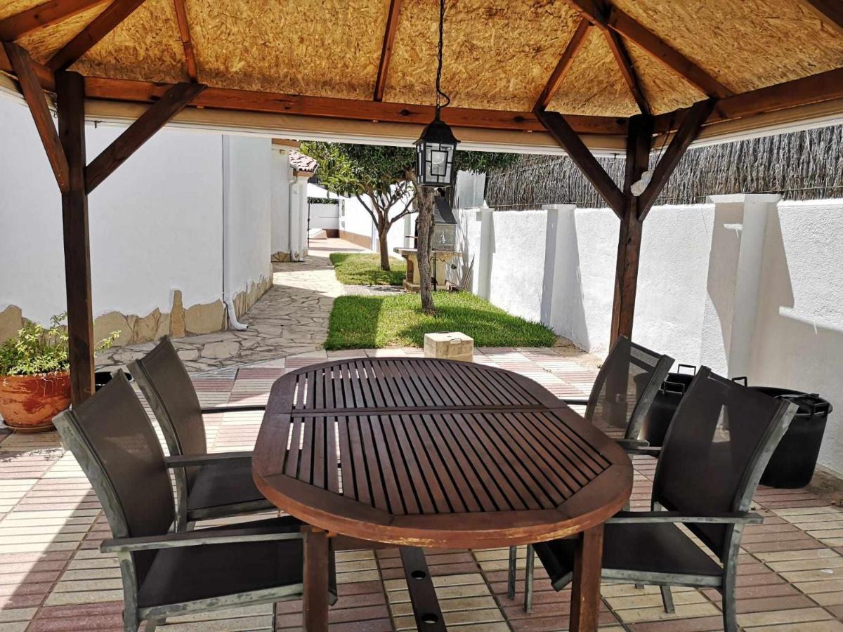 De Planta Con Piscina, Ideal Familias *