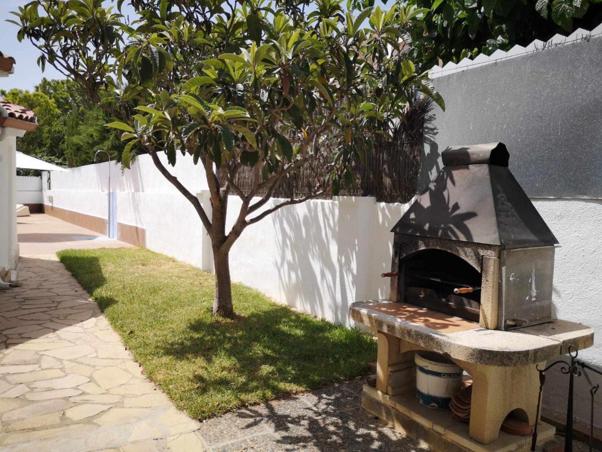 De Planta Con Piscina, Ideal Familias *